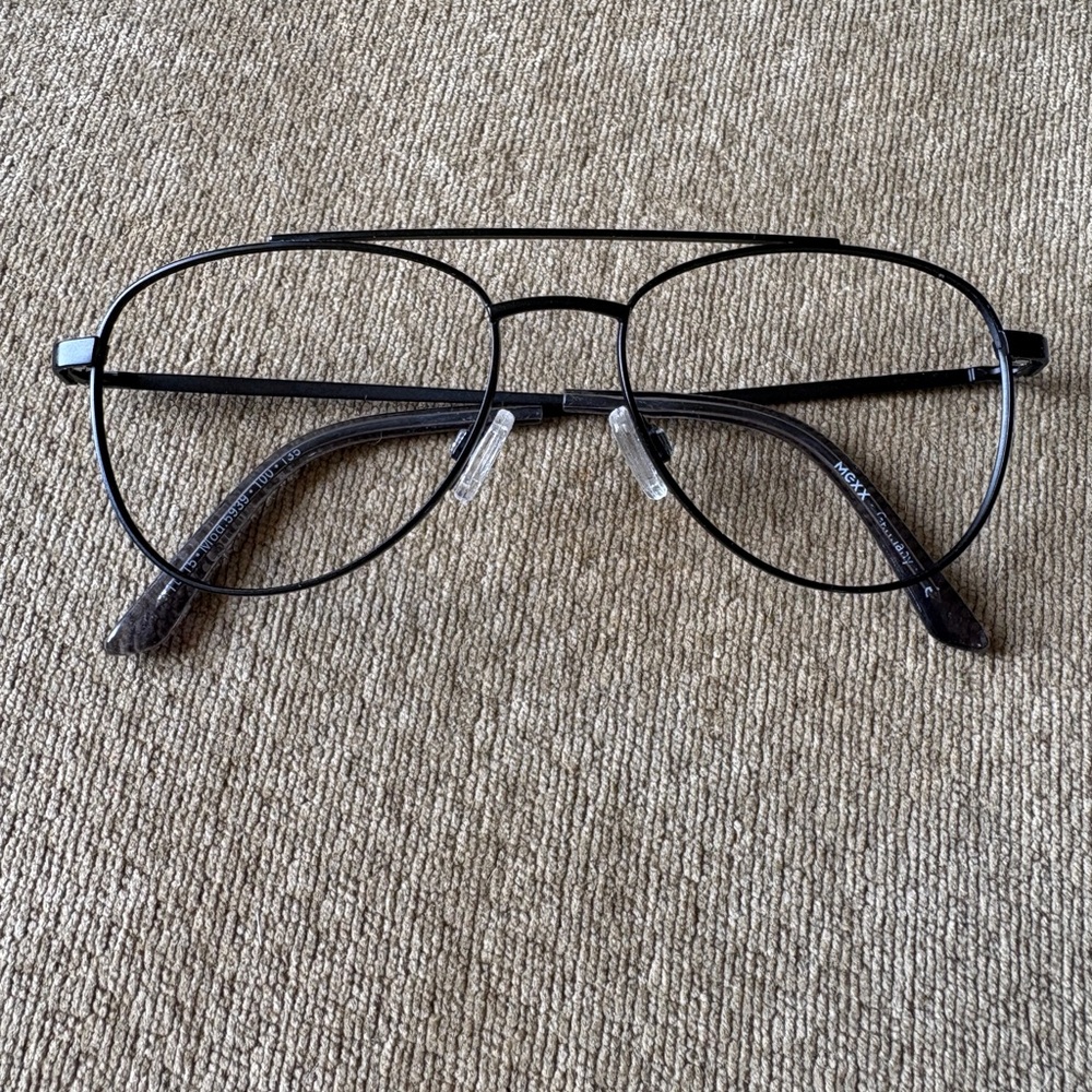 🕶️ SALE!!  OWP Mexx      
Black Aviator Frame           
    (FRAME ONLY) - Picture 3 of 8
